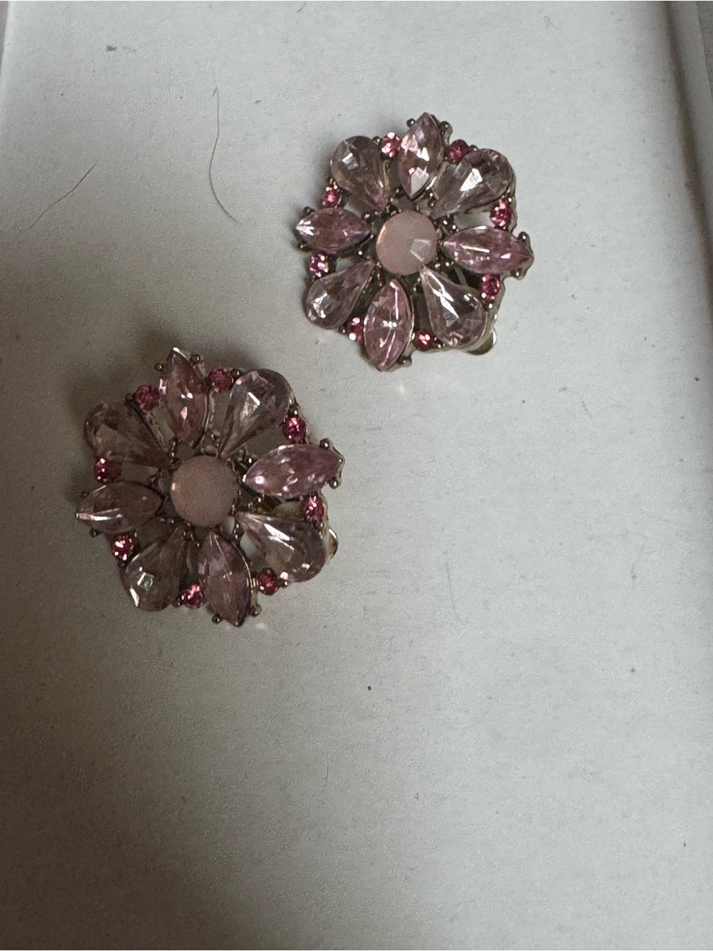Vintage Clip Earrings pink